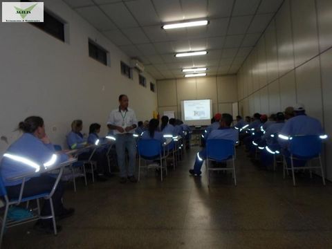 Treinamento de Operação e Manutenção de Colhedora de Cana