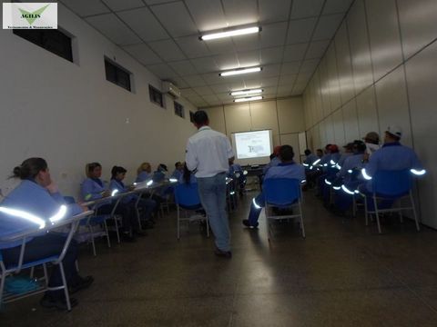 Treinamento de Operação e Manutenção de Colhedora de Cana